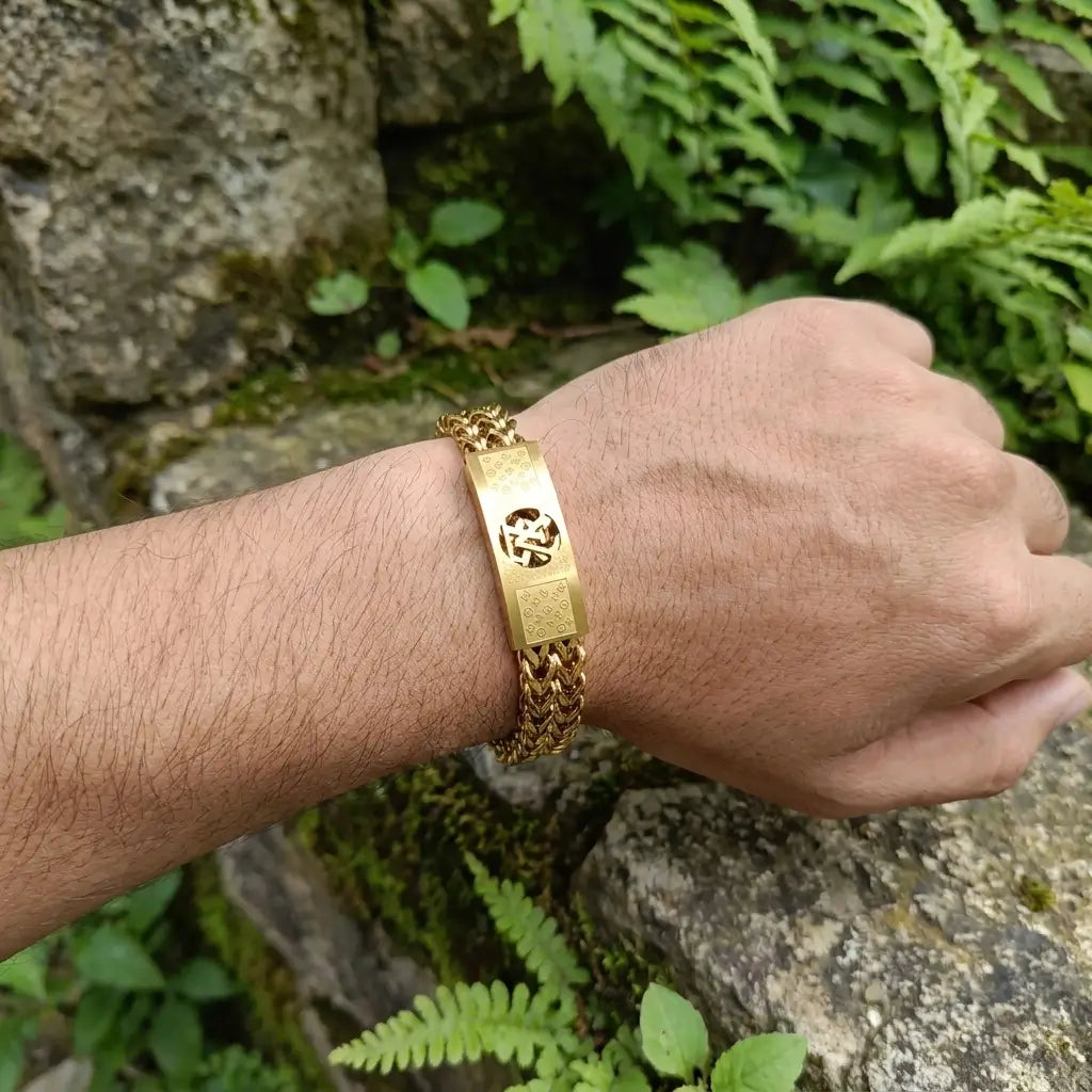Premium Men's Gold Braided Chain Bracelet – Iconic LV Emblem