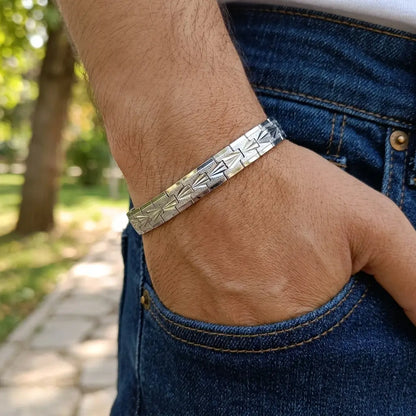 Imperial Metallic Auto-Fit Flexible Bracelet – Premium Dual-Tone Chevron Edition